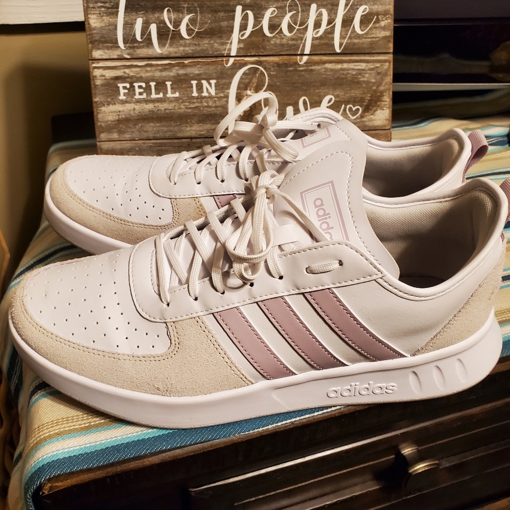 Tennis Shoes